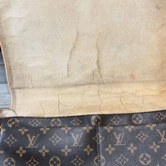 Monogram messenger bag - Picture 11 of 14